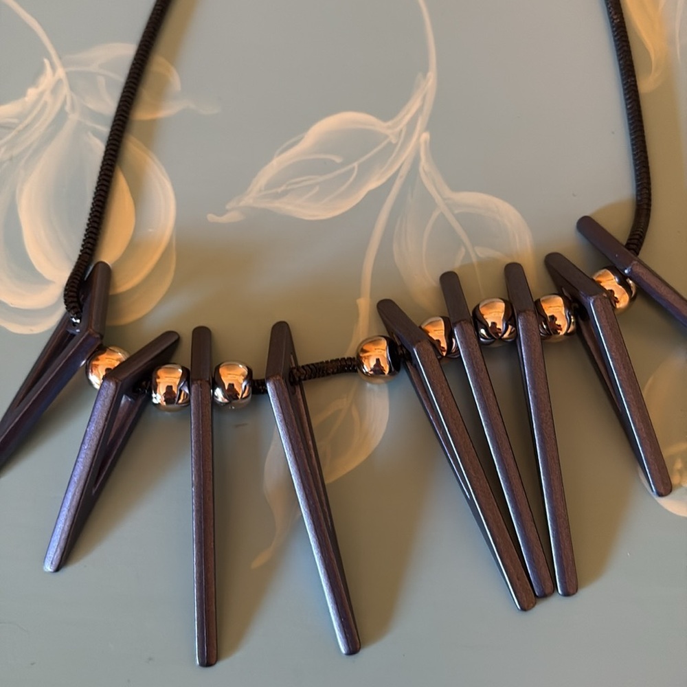 Chic Navy and Gold Spike Necklace - Picture 8 of 9